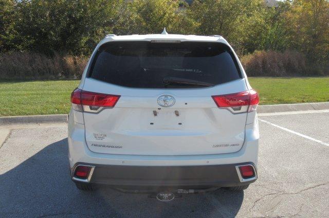 2018 toyota highlander limited