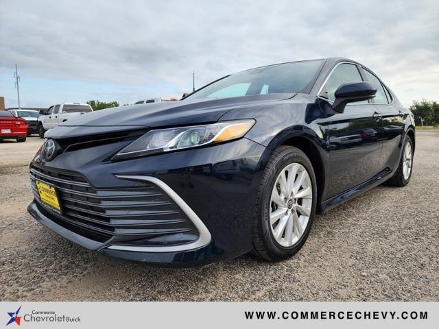2021 toyota camry le