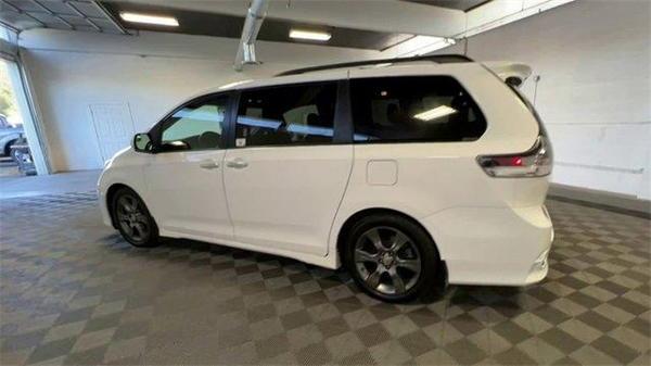 2015 toyota sienna in dulles, virginia