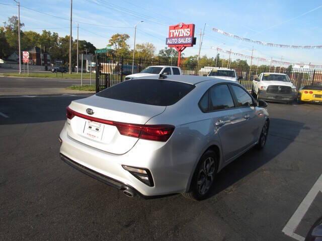 2021 kia forte lxs