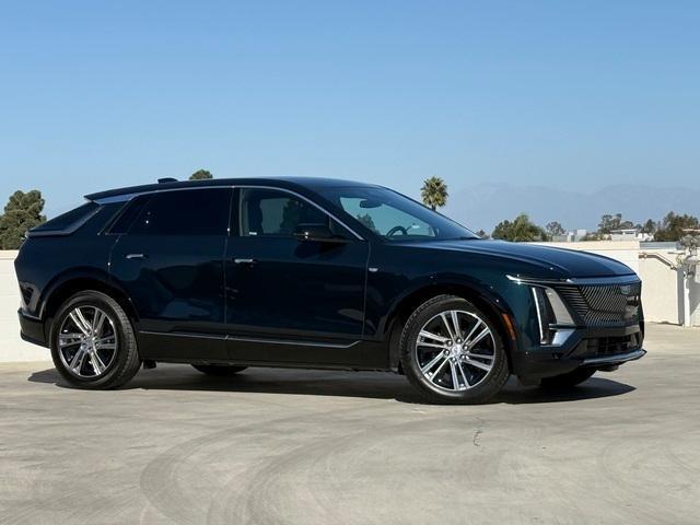 2024 cadillac lyriq luxury