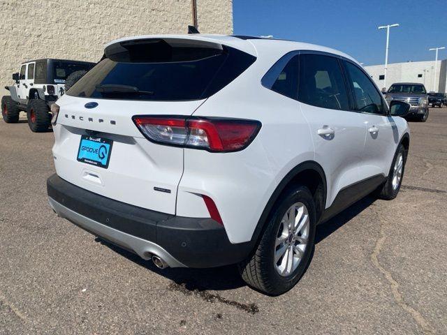 2021 ford escape se