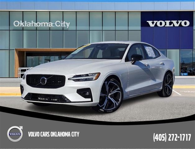 2024 volvo s60 b5 ultimate dark