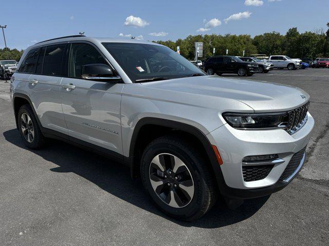 2023 jeep grand cherokee 4xe base