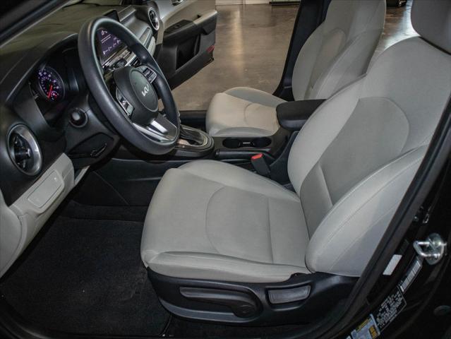 2022 kia forte lxs