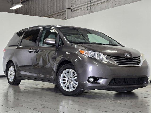 2013 toyota sienna xle