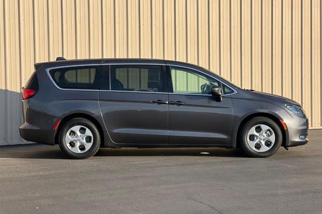 2017 chrysler pacifica lx