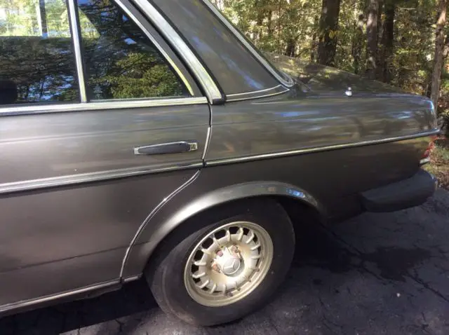 1980 mercedes-benz 300-series 300d-113,130 plus miles