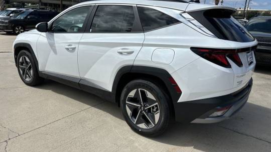 2025 Hyundai Tucson forward