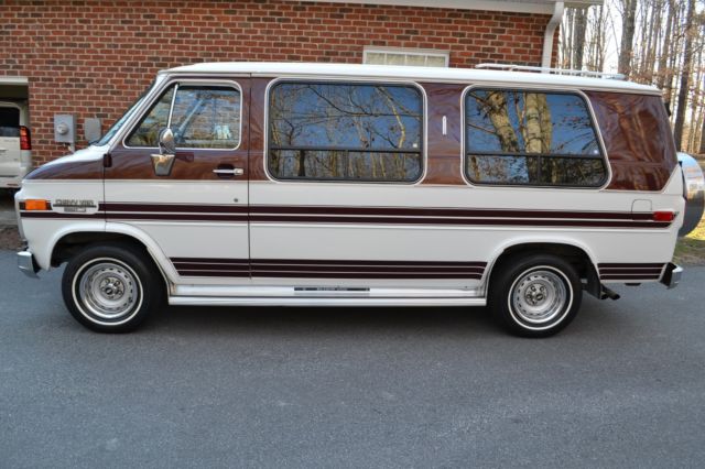 1990 chevrolet g20 conquest conversion van mint condition! must see! no reserve!