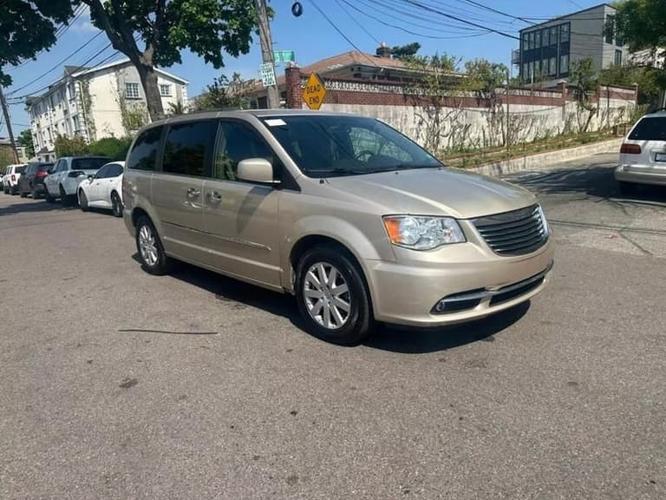 2015 chrysler town & country touring front-wheel drive lwb passenger van in flushing, new york