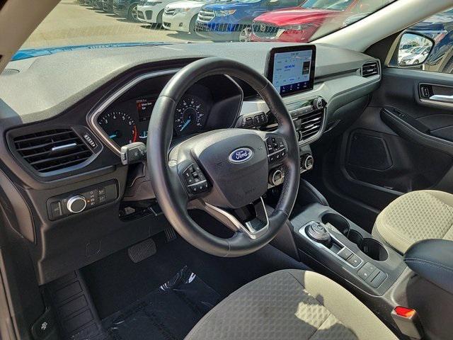 2021 ford escape se