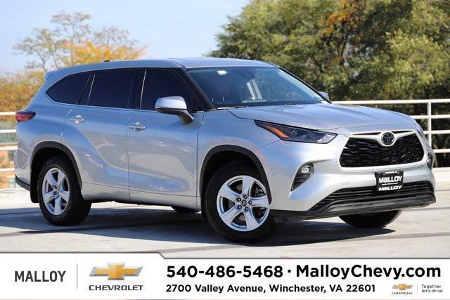 2022 toyota highlander le