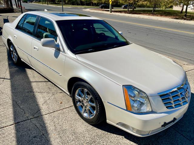 2011 cadillac dts luxury collection