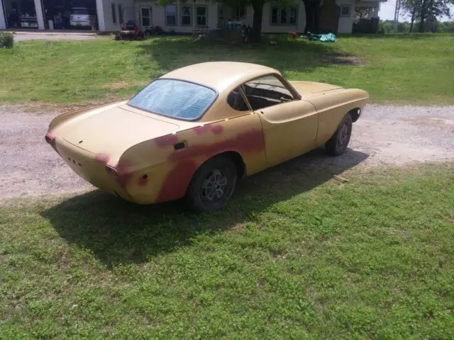 1971 v0lvo p-1800 disassembled for restoration