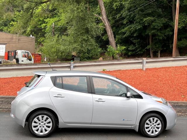 2013 nissan leaf 4dr hb s