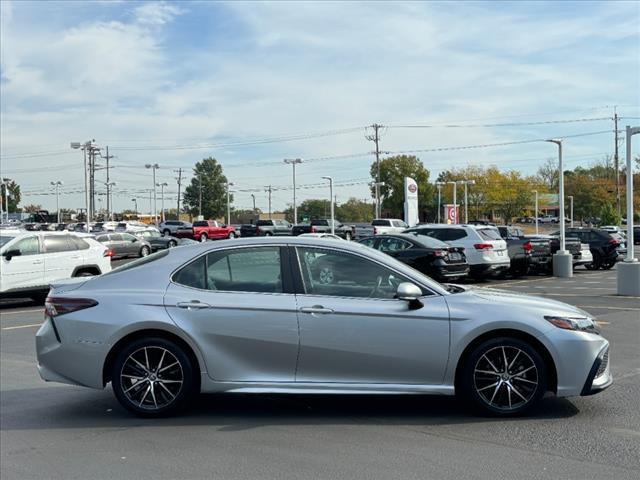 2023 toyota camry se