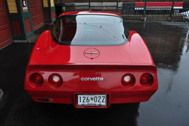 1981 chevrolet corvette 1981 red/red 19k org miles org docs! 19770 miles red 35
