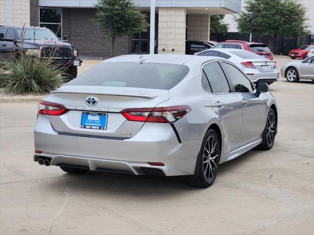 2022 toyota camry se