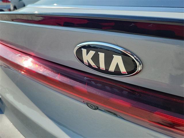 2021 kia k5 gt-line