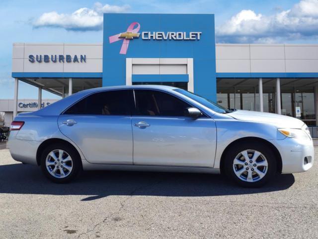 2011 toyota camry le