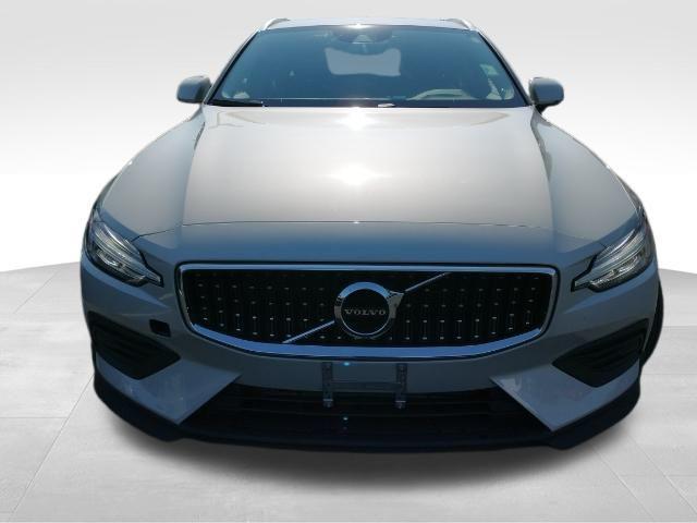 2020 volvo v60 cross country t5
