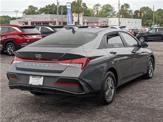 2024 Hyundai Elantra se