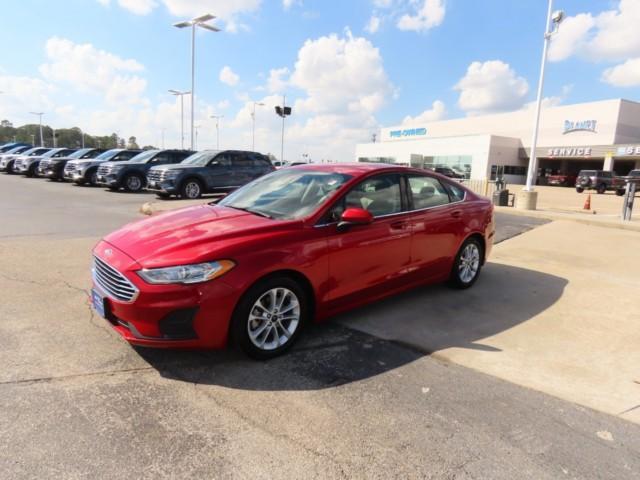 2020 ford fusion se