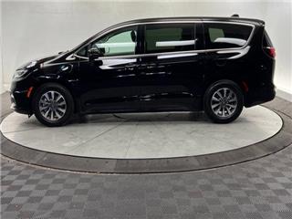 2024 Chrysler Pacifica select