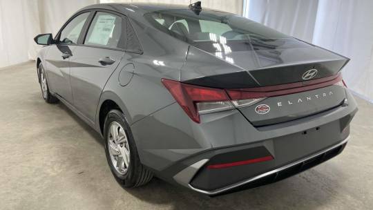 new 2025 hyundai elantra se