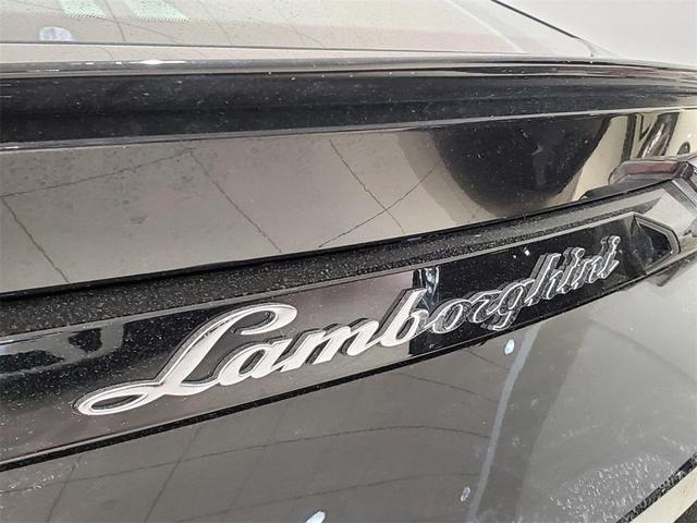 2020 lamborghini urus base