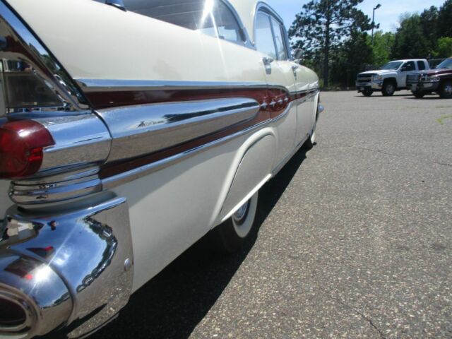 1957 pontiac star chief 4 door