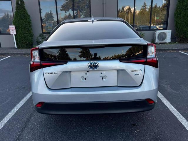 2022 toyota prius le