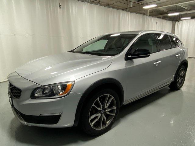 2018 volvo v60 cross country t5