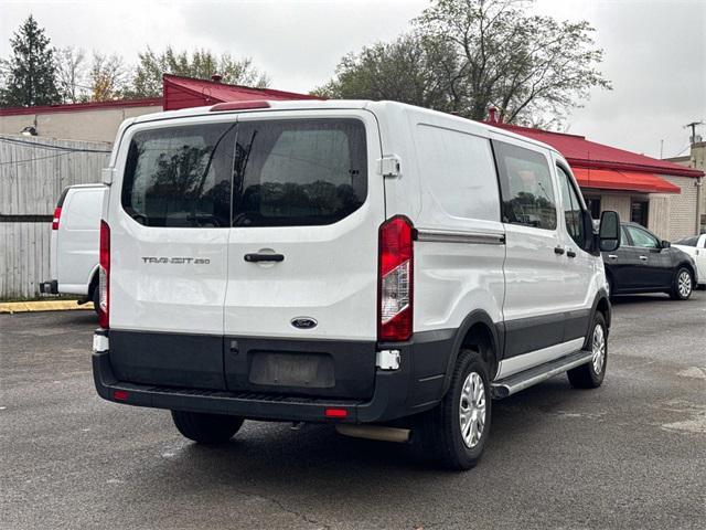 2022 ford transit-150 base