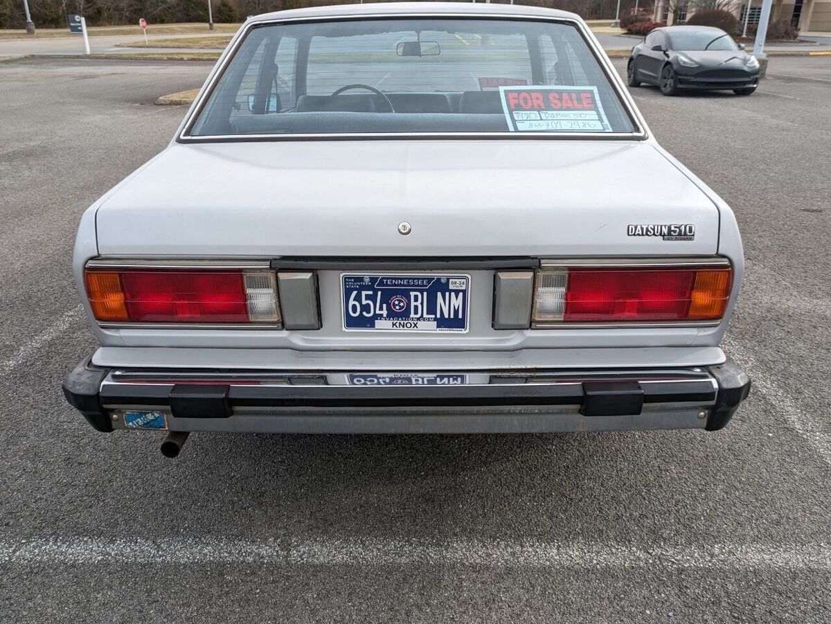 1980 datsun 510 sedan grey