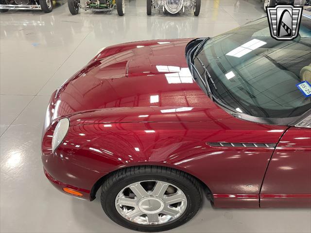 2004 ford thunderbird base