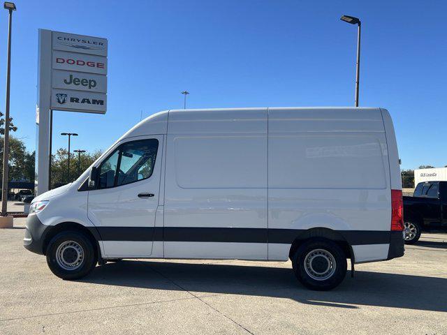 2022 mercedes-benz sprinter 2500 standard roof