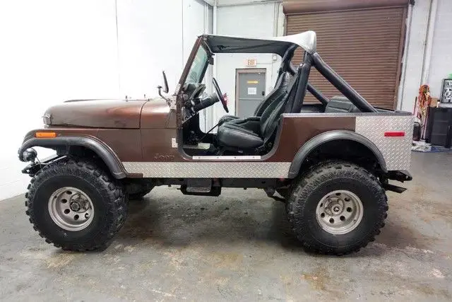 cj7 v8 3 speed trans custom leather