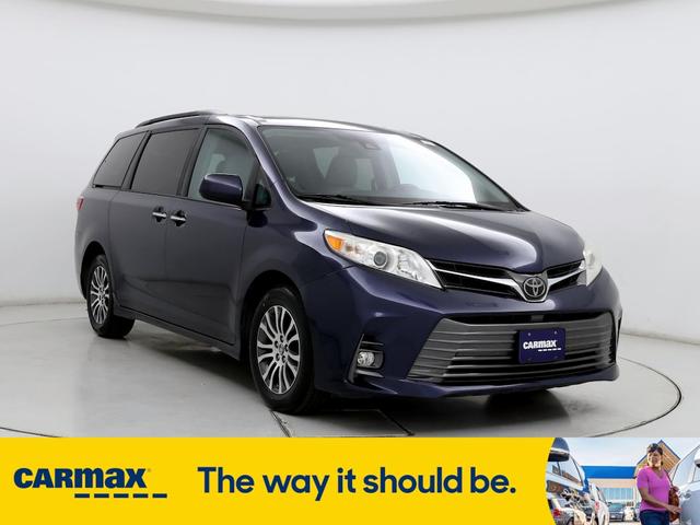 2019 toyota sienna xle