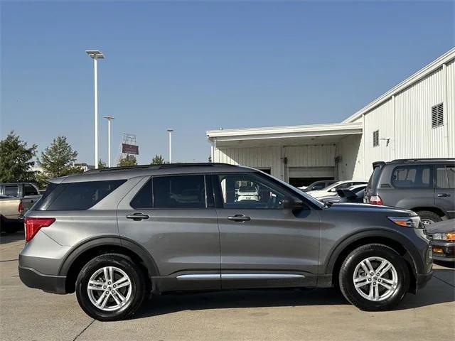 2023 ford explorer xlt