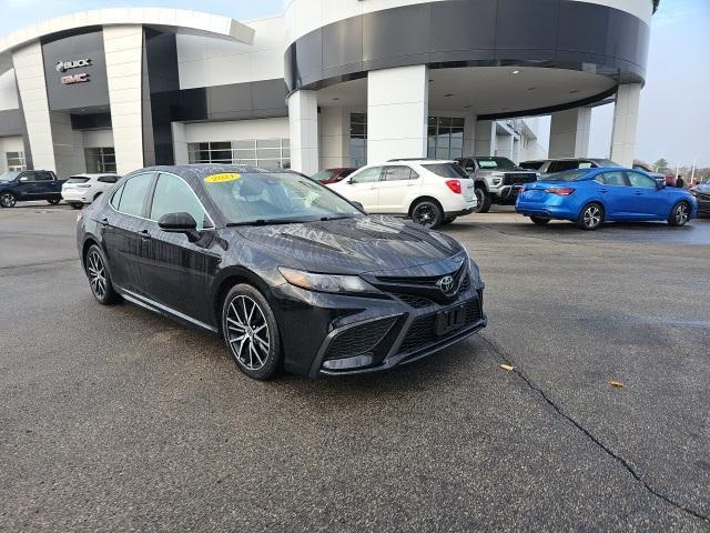 2021 toyota camry se