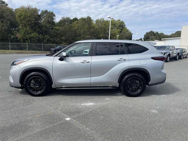 2024 toyota highlander le