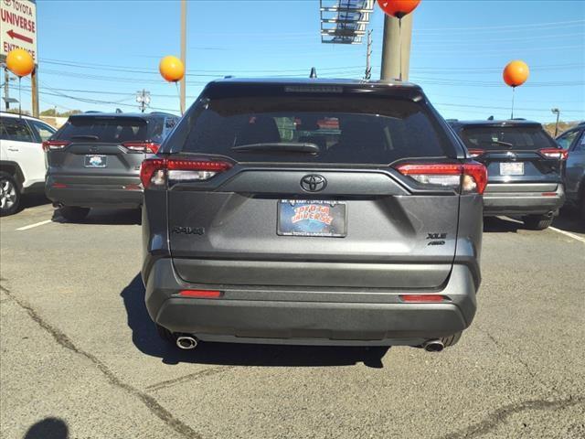 2022 toyota rav4 xle