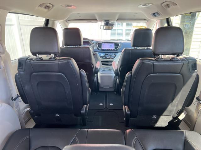 2022 chrysler pacifica touring l