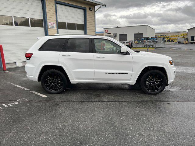 2022 jeep grand cherokee laredo