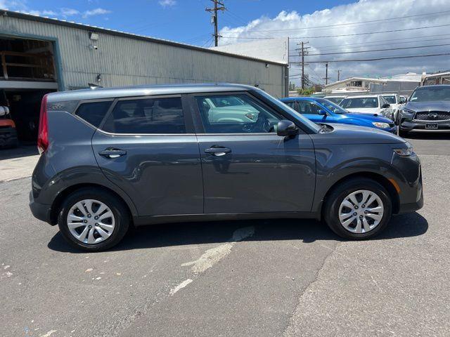 2022 kia soul lx