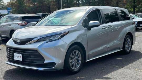 2021 toyota sienna le 8-passenger