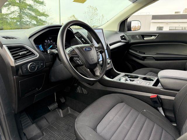 2022 ford edge se