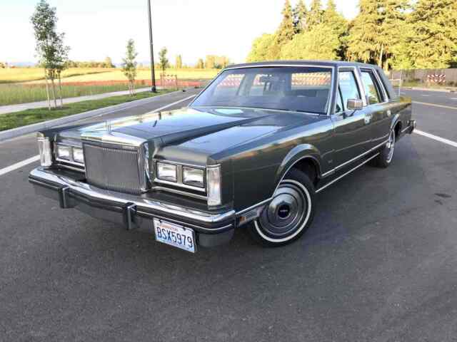 1984 lincoln town car sedan base - solid survivor!